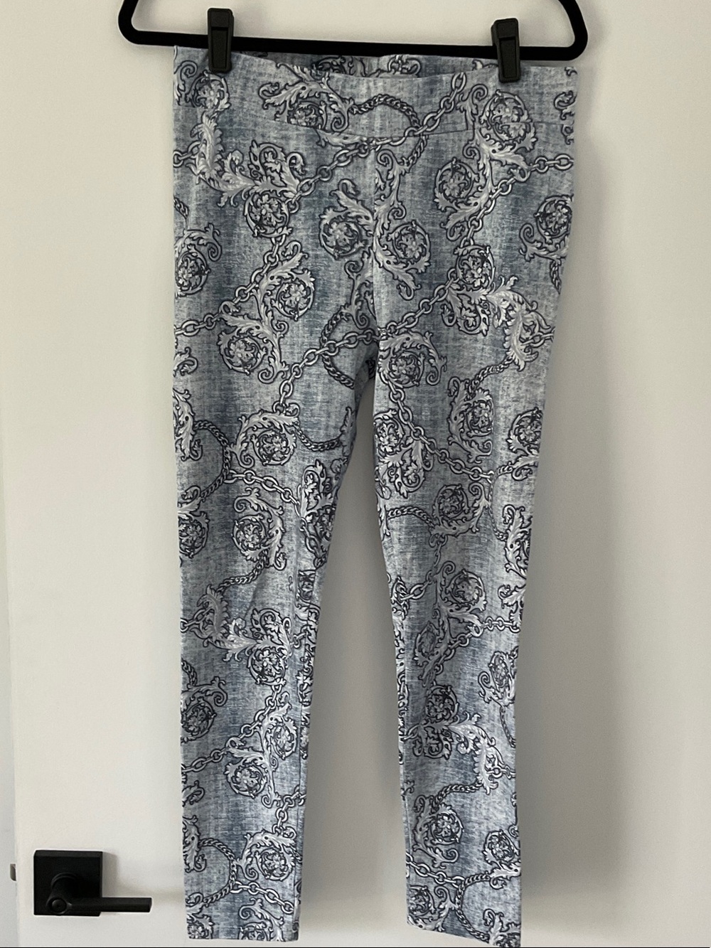 Thalia Sodi Blue & White Printed Leggings